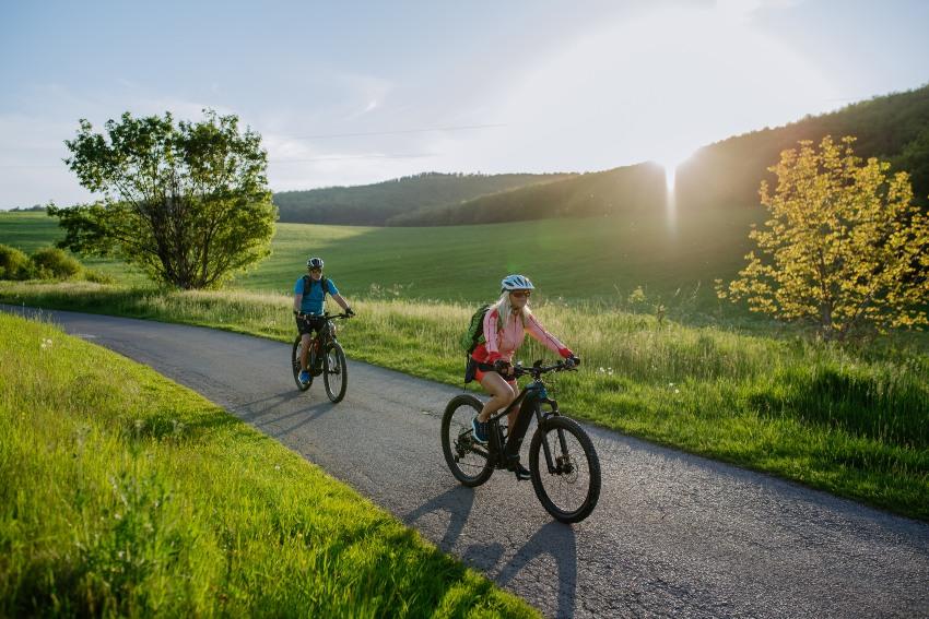 Eine Stunde E Bike Fahren Kalorienverbrauch Abnehmen durch Fahrradfahren - Kalorienverbrauch mit E-Bike oder Rad