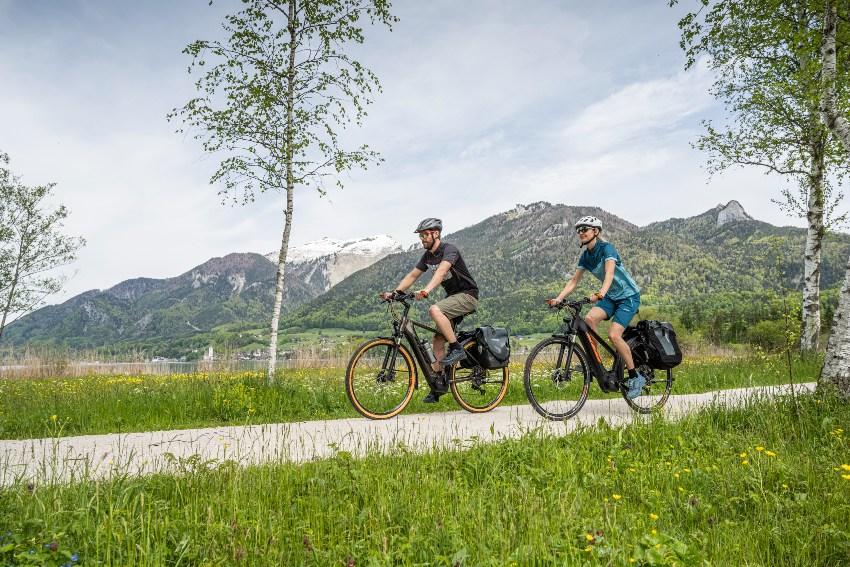 Paar beim Radfahren