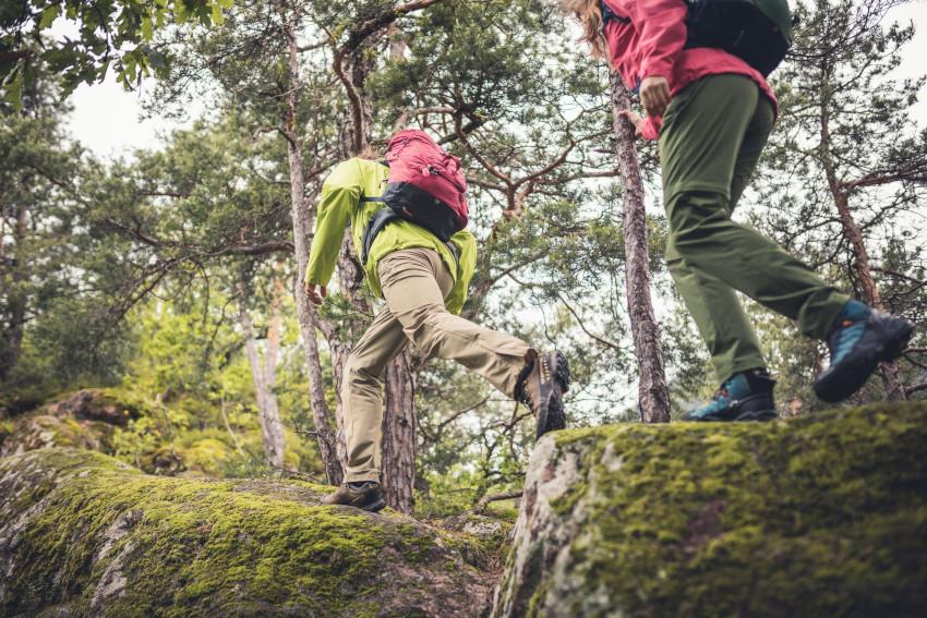 Am besten sollte man Zipp-Off-Hosen nur zugezippt waschen, damit es keine Farbunterschiede gibt Zipphosen für Damen und Herren