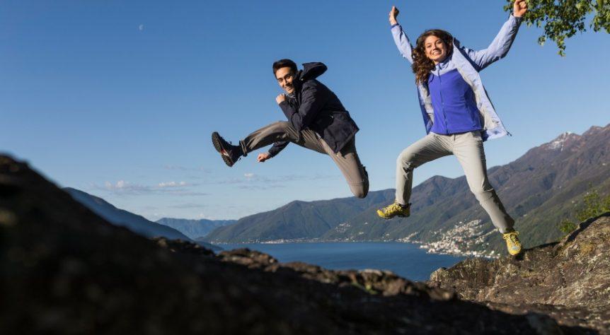 Zwei junge Leute bei Outdoor Wanderung
