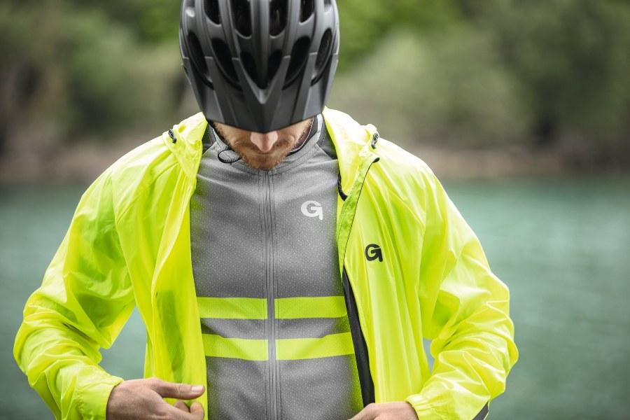 reflektierende Fahrradbekleidung in Signalfarben
