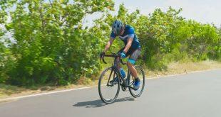 Rennradfahrer.- Fahrradsattel zu hart